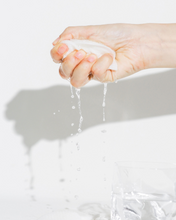 Cargar imagen en el visor de la galería, CELIMAX - Jiwoogae Heartleaf BHA Peeling Pad - 60 pz