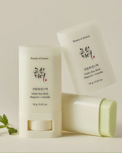 Matte Sun Stick: Mugwort + Camelina (18g)