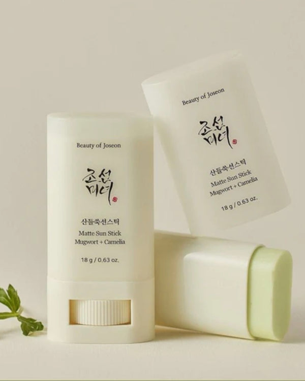Matte Sun Stick: Mugwort + Camelina SPF50 PA ++++