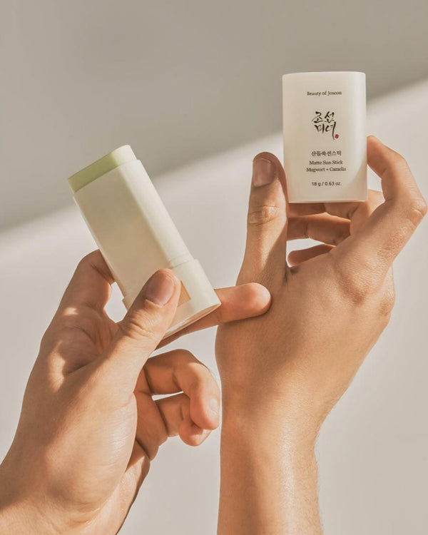 Matte Sun Stick: Mugwort + Camelina SPF50 PA ++++