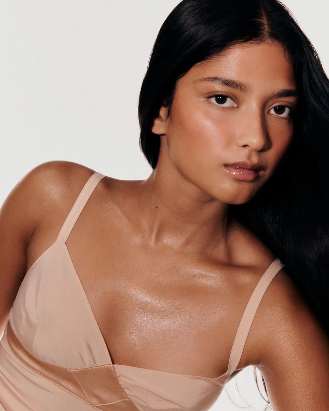 Highlight Milk 03 Pearly Warm Bronze – Iluminador Líquido Hidratante