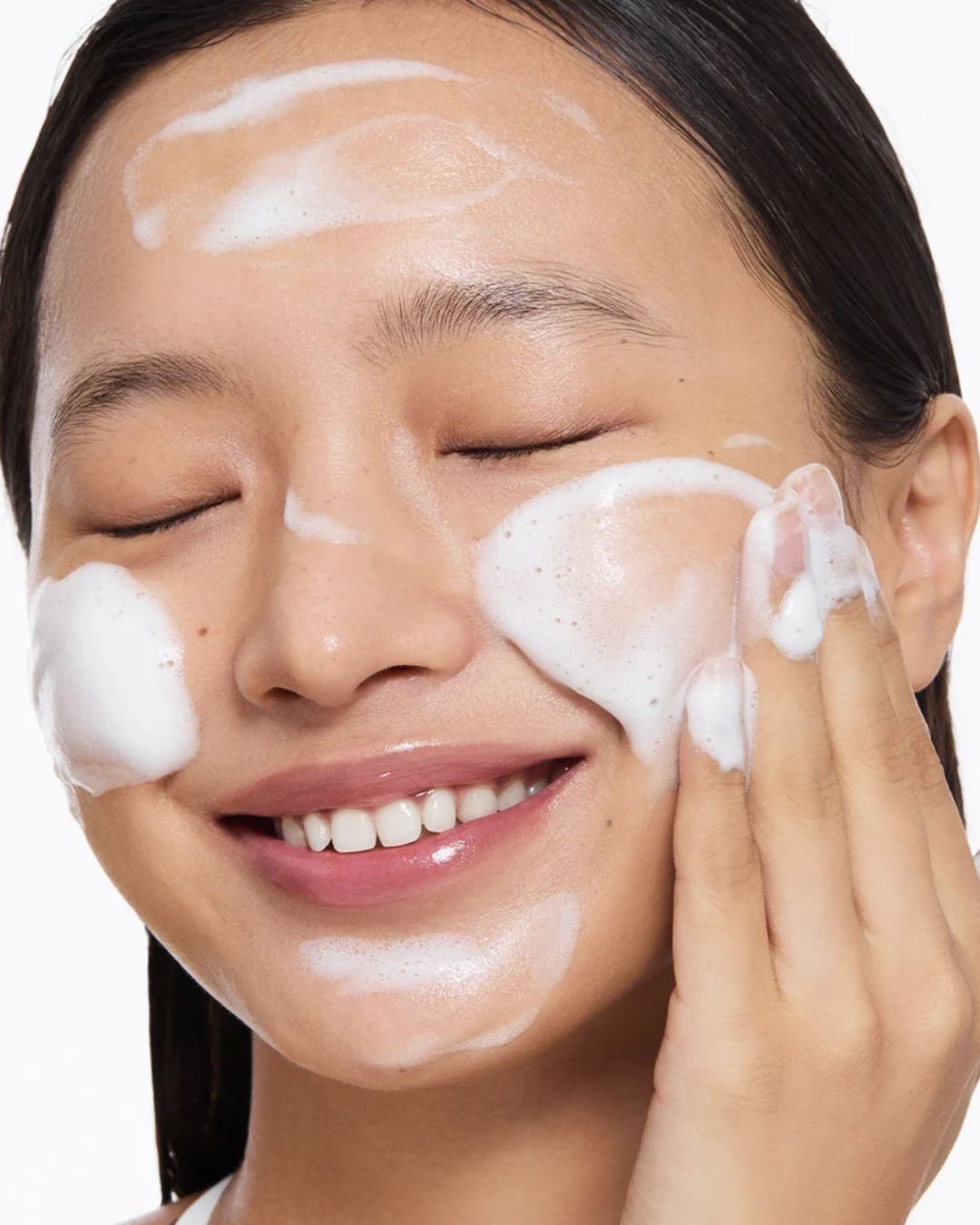 Dive In Cleansing Foam – Espuma Limpiadora con Ácido Hialurónico