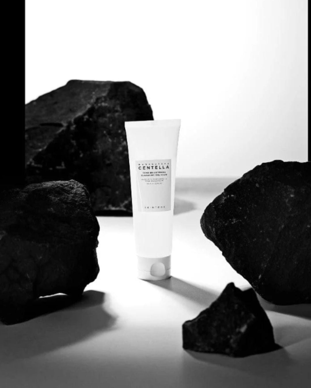 Madagascar Centella Tone Brightening Cleansing Gel Foam