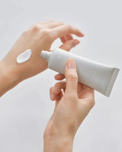 Cargar imagen en el visor de la galería, Dual Barrier Watery Sun Cream SPF 50+ PA++++ 40ml
